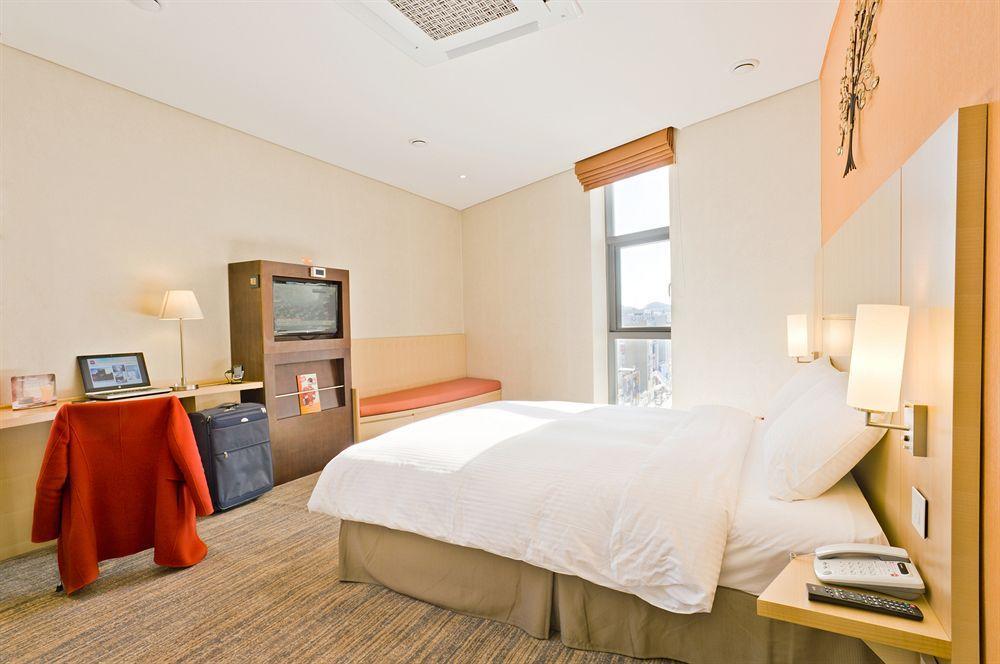 Ibis Ambassador Busan City Centre Extérieur photo